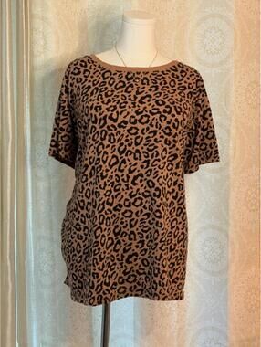 Torrid Leopard Print T-Shirt Size 2 Brown Black Animal Print Top
